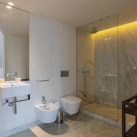 8 Building 403 T2 - River & Garden View Apartment Lisbon