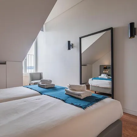 8 Building 403 T2 - River & Garden View Lisbona