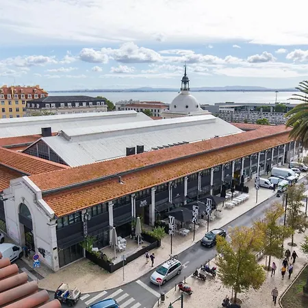 8 Building 403 T2 - River & Garden View Apartment Lisbon