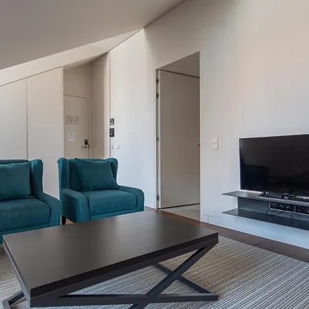 Apartment 8 Building 403 T2 - River & Garden View Lisbon