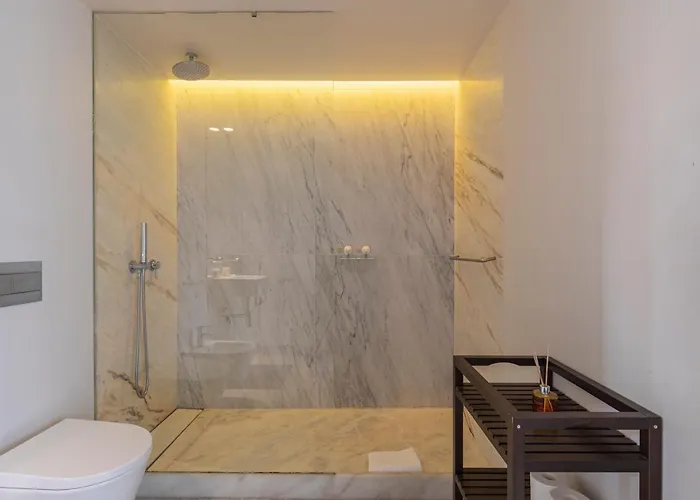 8 Building 403 T2 - River & Garden View Apartman